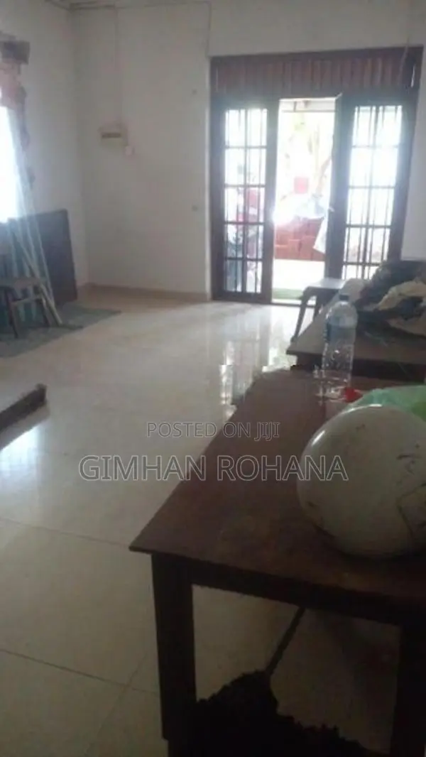 Upstairs House For Rent Rathmalana