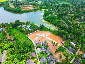 බණ්ඩාරගම උයන්වත්ත වැවට මුහුණලා ඇති වටිනා බිම් කොටස් විකිණීමට