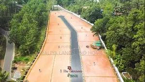 Land for sale නුවර පාරට ආසන්නයෙන් නේවාසික බිම් කොටස්