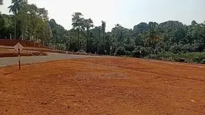 කළුතර නගරයෙන් වටිනා බිම් කොටස