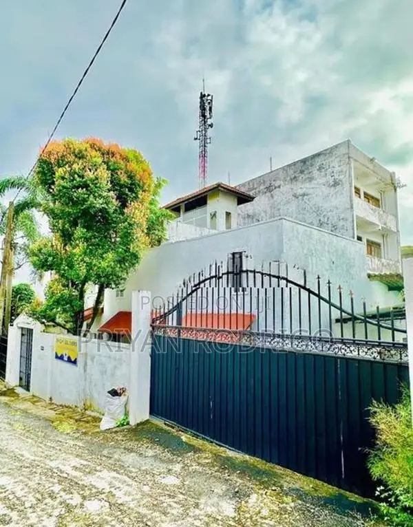 Battaramulla Thalahena Single Story House on 7 Perches of Land for Sal