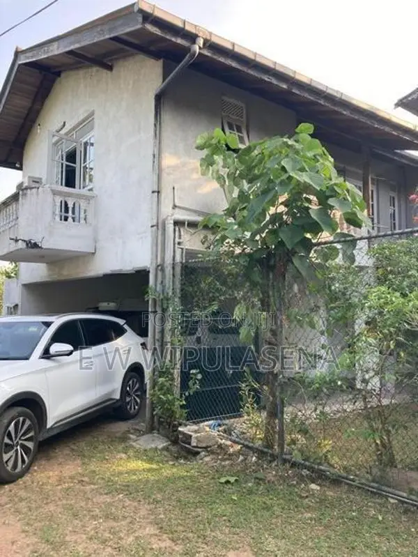 2 STORIES HOURS for SALE in MALEBE Twon
