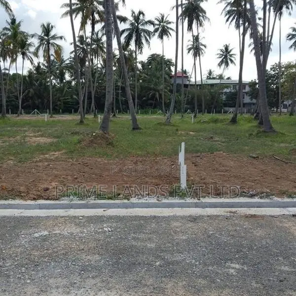 කුරුණෑගල පැල්ලන්දෙනිය හන්දියෙන් ඉඩමක් විකිණීමට