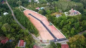 Land for sale නුවර පාරට ආසන්නයෙන් නේවාසික බිම් කොටස්