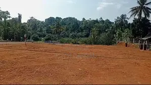 කළුතර නගරයෙන් වටිනා බිම් කොටස