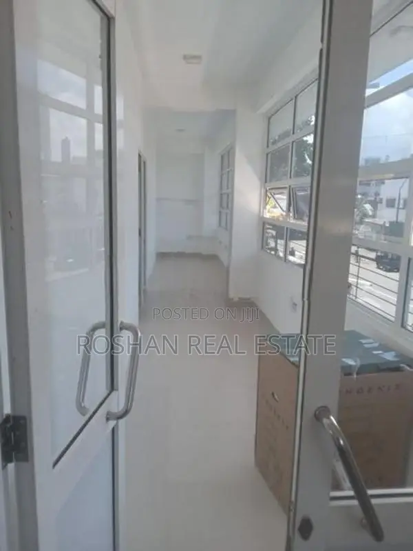 COMMERCIAL PROPERTY THREE STORIED FOR RENT COLOMBO 2 CH2742