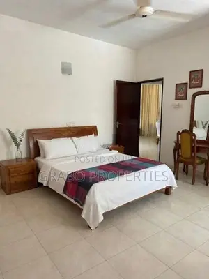 spacious Furniahed Bungalow for rent in Mount Lavinia