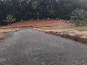 අලව්ව නගරයෙන් ඉඩමක් විකිණීමට