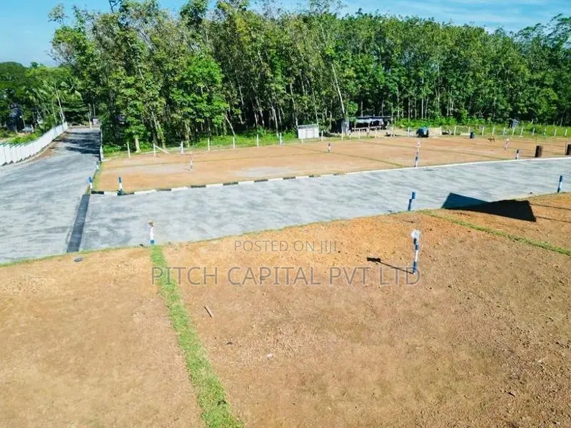 කලුඅග්ගල Leisure world මායිමෙන් ඉතා වටිනා බිම් කොටස් විකිණීමට