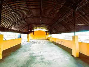 Warehouse For Sale in Mount Lavinia