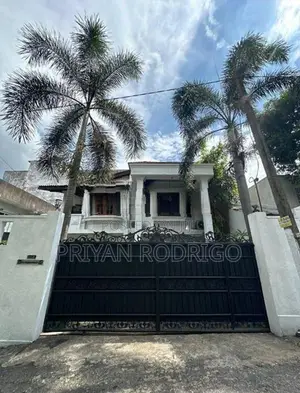 Battaramulla Thalahena 02 Storied House on 8.5 Perches of Land for Sal
