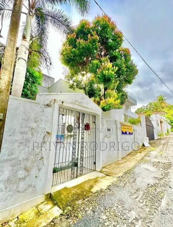 Battaramulla Thalahena Single Story House on 7 Perches of Land for Sal