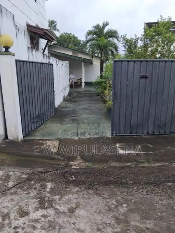 9.5 HOURS for SALE in MALEBE Town