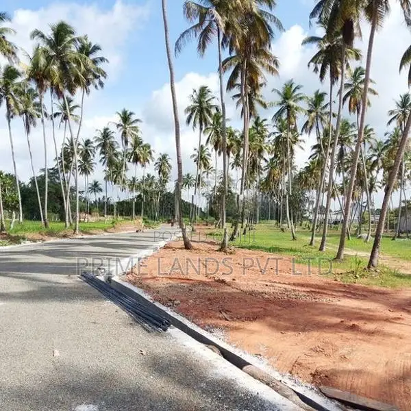 කුරුණෑගල පැල්ලන්දෙනිය හන්දියෙන් ඉඩමක් විකිණීමට