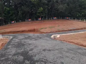 අලව්ව නගරයෙන් ඉඩමක් විකිණීමට