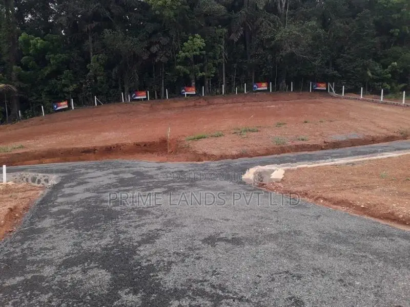 අලව්ව නගරයෙන් ඉඩමක් විකිණීමට