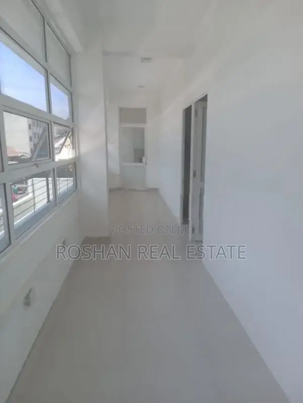 COMMERCIAL PROPERTY THREE STORIED FOR RENT COLOMBO 2 CH2742