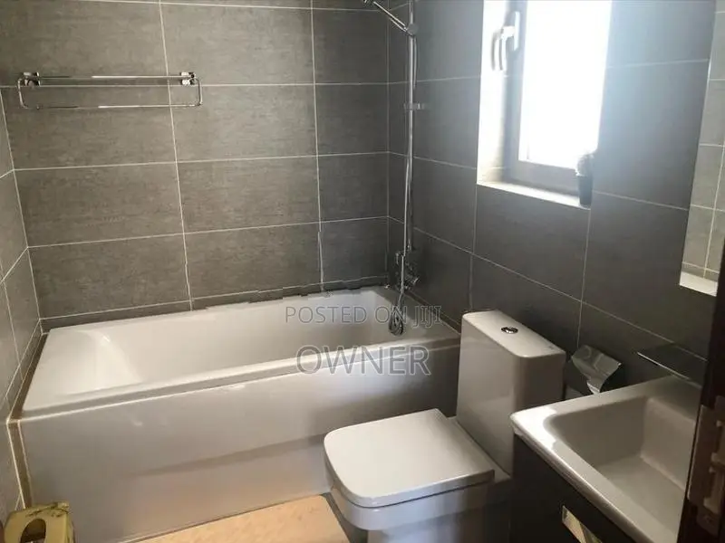 Luxury 3 bed room apartment in Astoria - Colombo 03