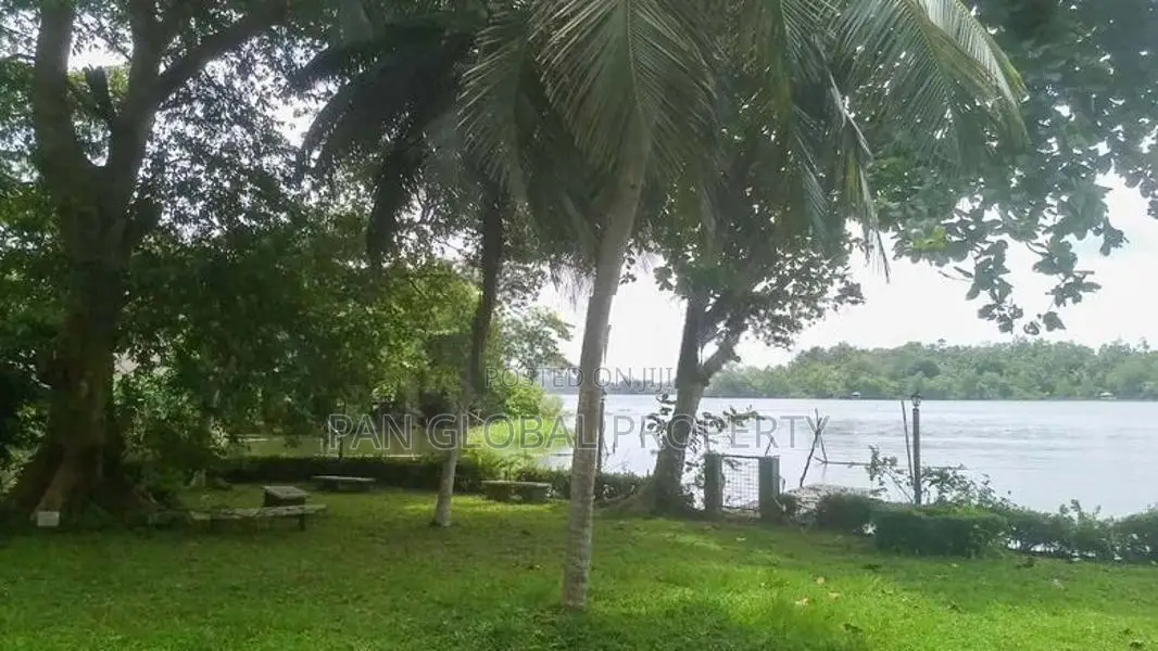 Water Front House for Sale in Bolgoda