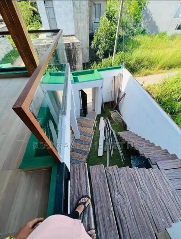 ANGODA : 5-BR (11P) BRAND NEW TWO-STORIED LUXURY HOUSE FOR SALE