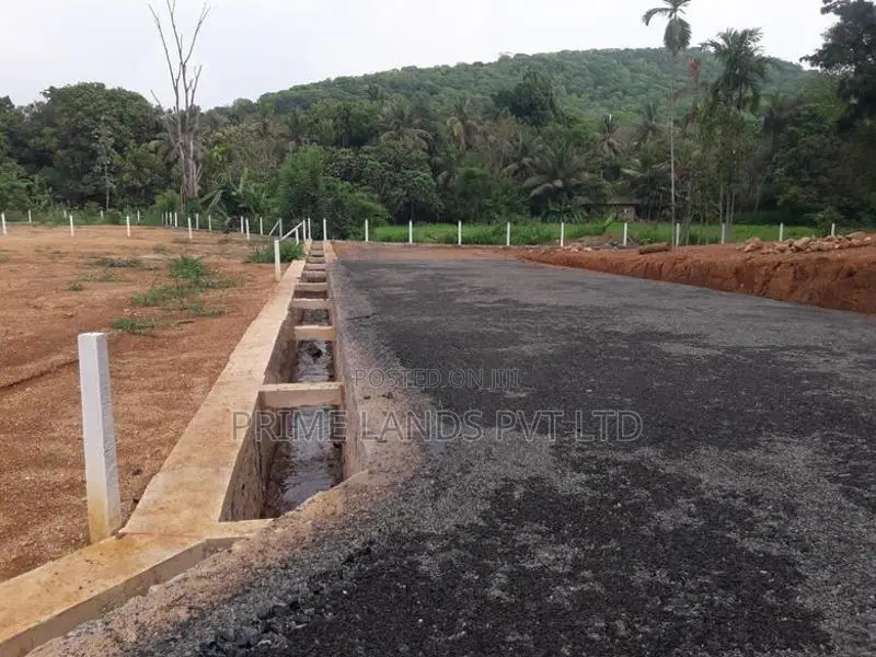 අලව්ව නගරයෙන් ඉඩමක් විකිණීමට