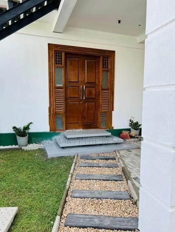 ANGODA : 5-BR (11P) BRAND NEW TWO-STORIED LUXURY HOUSE FOR SALE