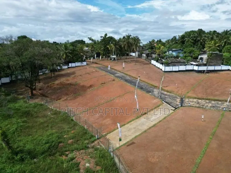Bandaragama Lake Facing Valuable Land for Sale