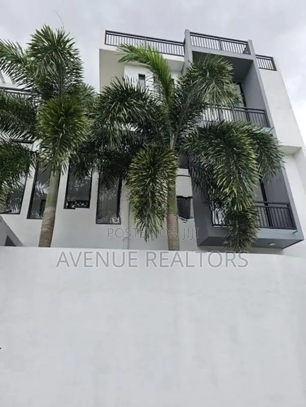 9.7 Perch Brand-New 6BR 3-Storey House for Sale in Polgasowita
