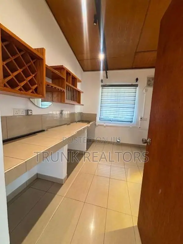 Colombo 07 05BR House For Rent (NK11494)