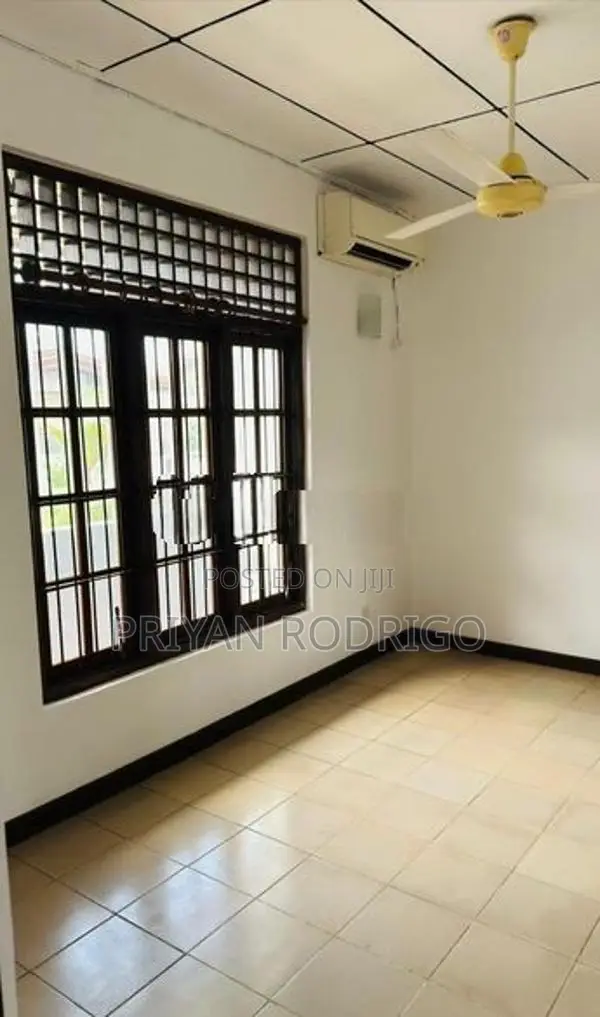 Kelaniya, Vihara Mawatha 05 Bedroom House for Immediate Sale