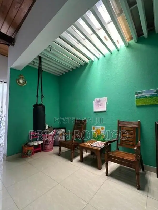 Battaramulla Thalahena 02 Storied House on 8.5 Perches of Land for Sal