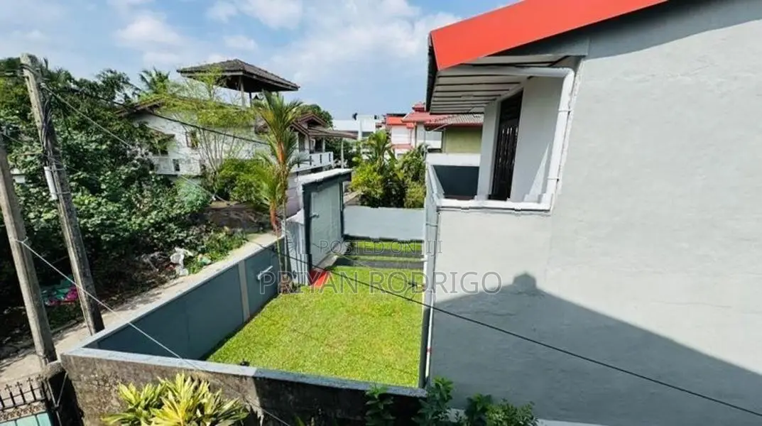Kelaniya, Vihara Mawatha 05 Bedroom House for Immediate Sale