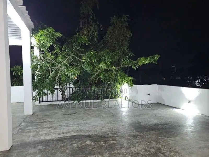 9.7 Perch Brand-New 6BR 3-Storey House for Sale in Polgasowita