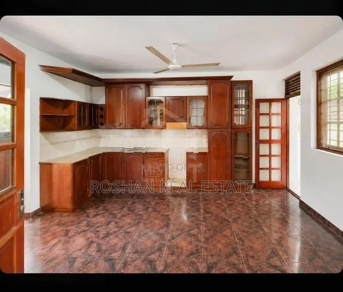 COMMERCIAL PROPERTY FOR RENT COLOMBO 3
