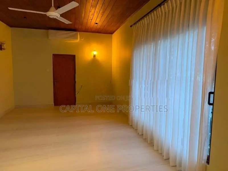 Luxury Modern House For Rent In Mount Lavinia - 4032U
