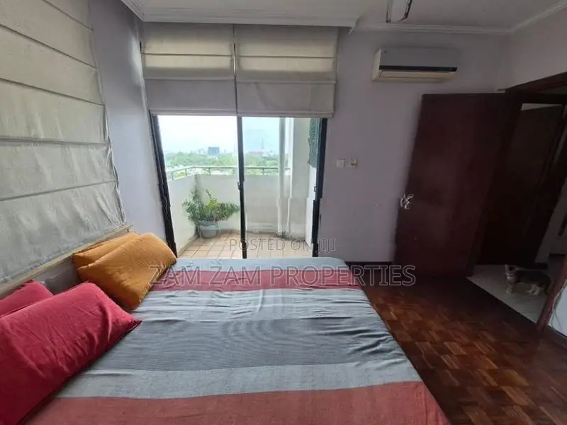 Luxury Apartment for Sale in Royal Park Rajagiriya