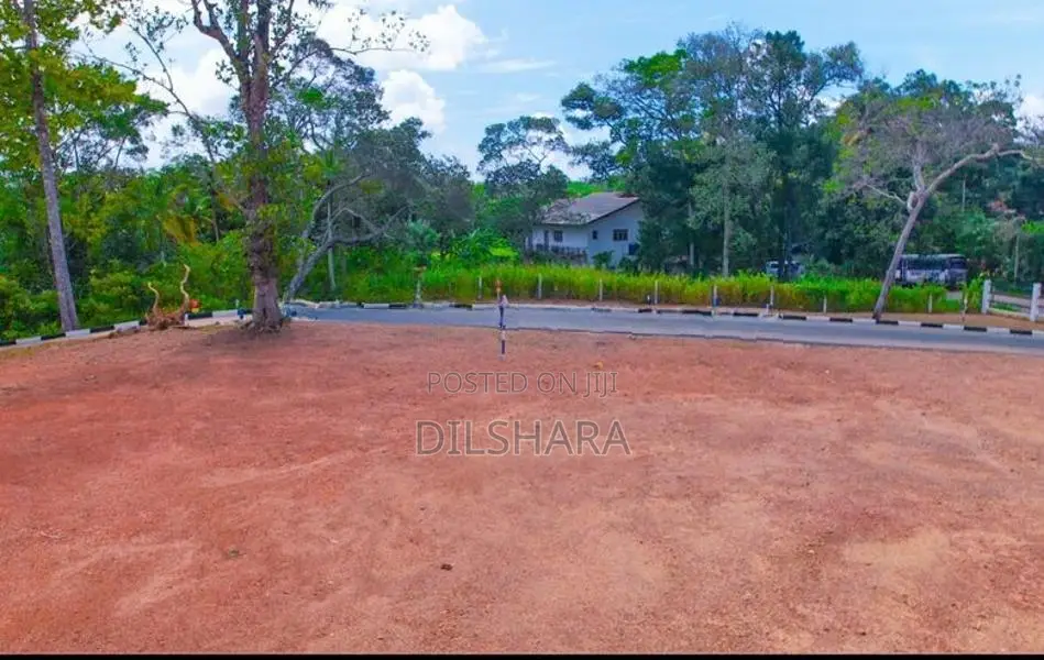 Matara Land for Sale Near the Bus Road