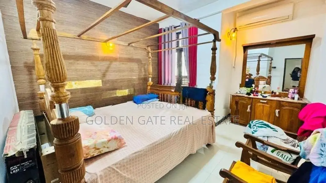 Yakkala Elegant Two Storey House for Sale