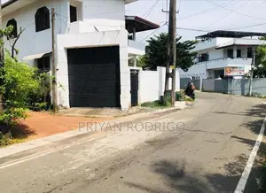 Nugegoda Thalapathpitiya 13.7 Perches of Land for Sale