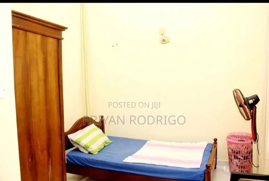 04 Bedroom House on 16 Perches of Land for Sale in Naiwala, Walpitamul