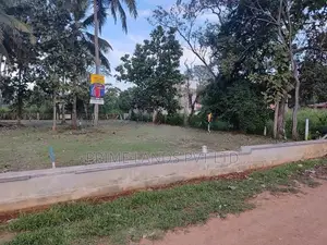අනුරාධපුර සාලියමාවතෙන් සින්නක්කර බිම්කොටසක්
