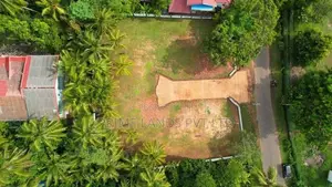 අනුරාධපුර නව නගරයෙන් සින්නක්කර බිම්කොටසක්