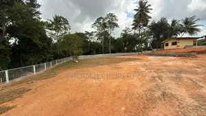 ගාල්ල නගරයට අතේදුරින් අගනා බිම් කොටස්