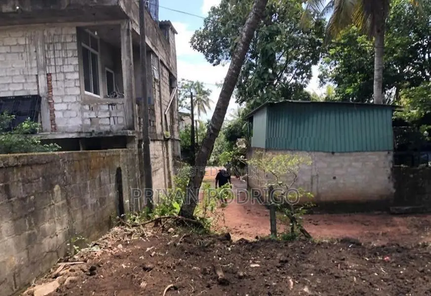 Nugegoda Thalapathpitiya 13.7 Perches of Land for Sale