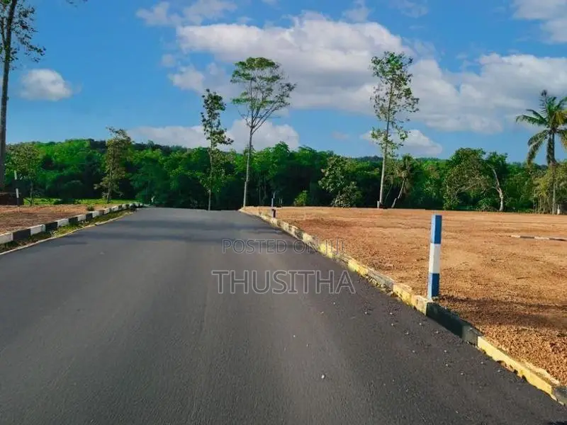 Kalagedihena Land for Sale | Near the Colombo Kandy Main Road