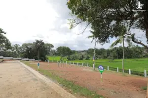 වෙල් යායකට මුහුණලා ඉඩමක් Matara