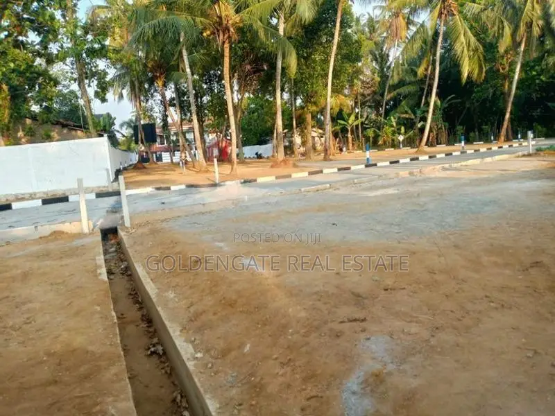 Best Residential Land for Sale Near the Negombo Rd in Mahabage