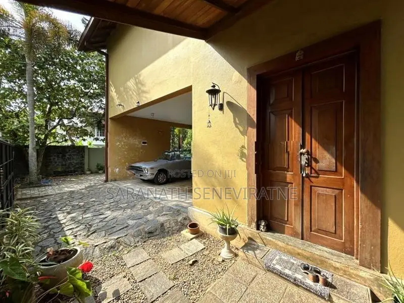 Luxury House in Baddagana Kotte