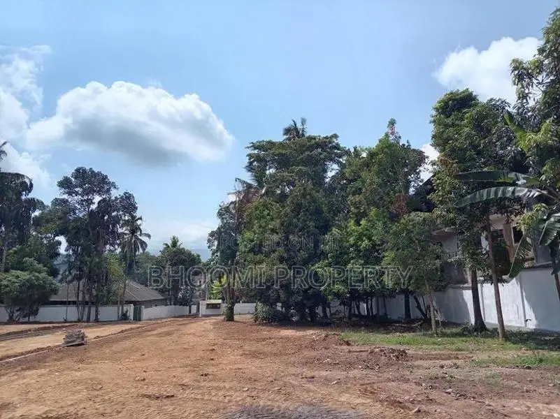 මාතලේ රජ වීදිය පෙනෙන මානයේ අගනා බිම් කොටස් කිහිපයක්
