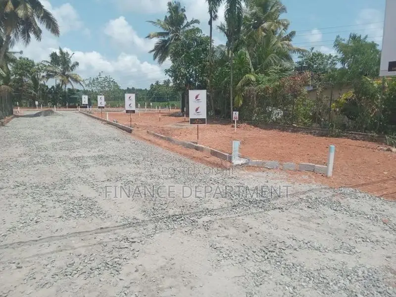 Land for Sale in Kandana City Limit Facing to Ganemulla Main Bus route